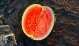 宴山亭吃瓜,一场别开生面的吃瓜盛宴