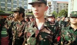 军训跳舞吃瓜群,吃瓜群乐享时光