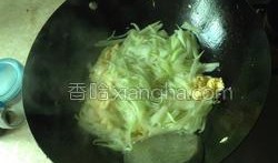 儿童吃葫芦瓜炒鸡蛋,儿童营养美味佳肴