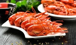 妹子吃瓜馋小龙虾,揭秘网红美食背后的故事