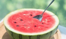 山西消防休息吃瓜,揭秘消防日常趣事