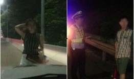 遛狗吃瓜现场,欢乐现场一幕