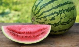 吃瓜可以变胖吗,吃瓜也能变胖？揭秘日常零食的隐形热量陷阱