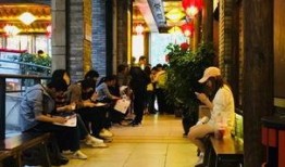 成都春熙路吃瓜,探寻成都街头小吃盛宴