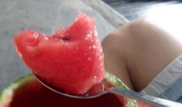 广州户外吃瓜,炎炎夏日里的清凉一夏