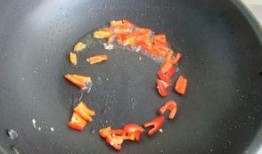 儿童吃葫芦瓜炒鸡蛋,儿童营养美味佳肴