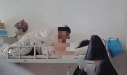 吃瓜婴儿女子进男生宿舍,引发校园热议