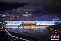 夜色衬托吃瓜视频,揭秘夜色中的吃瓜盛宴