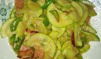 生瓜去皮后怎么炒着吃,美味家常新尝试