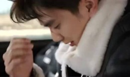 韩国司机吃瓜,引发网络热议